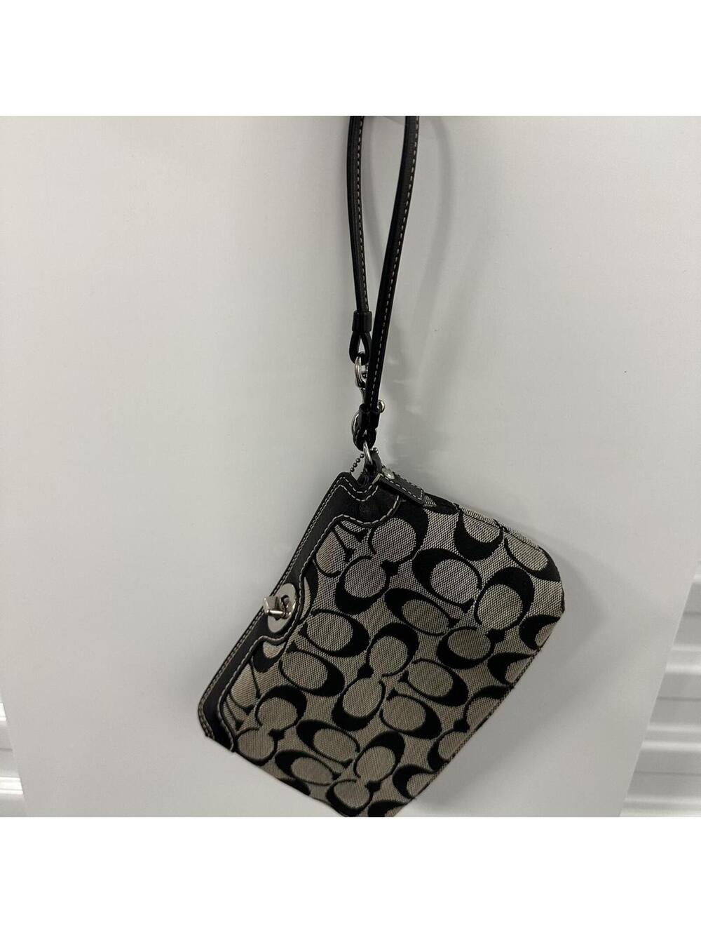 Vintage Coach jacquard Coach mini shoulder bag wristlet with silver hardware - Picture 5 of 5